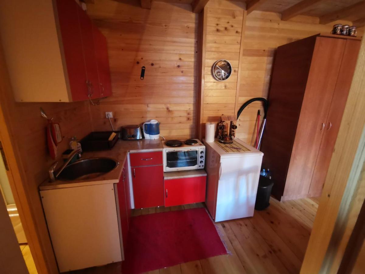 Apartman Bugar Mitrovac Exterior foto